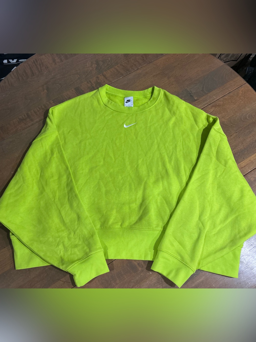Nike Sportswear Phoenix
Fleece Over-Oversized Crewneck Sweatshirt Size XL